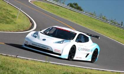 Nissan LEAF NISMO RC on the track