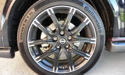 Juke NISMO tire and wheel