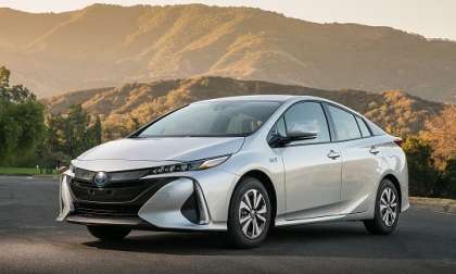 2017 Toyota Prius Prime - The New Plug-In Prius Is Back