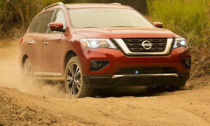 Nissan Frontier, Nissan Pathfinder