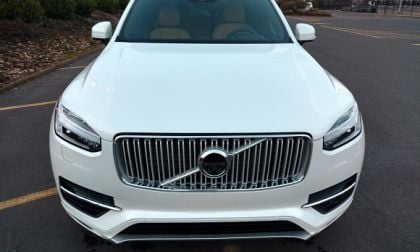 2017_Volvo_XC90_T8_Inscription