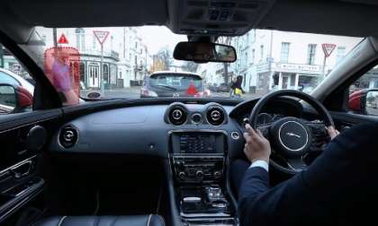 Jaguar virtual 360 urban windscreen technology