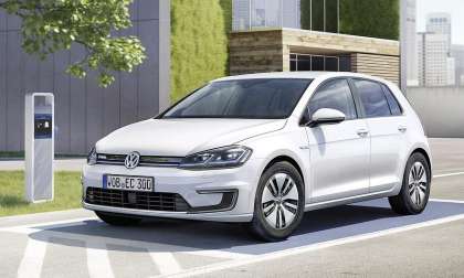 Volkswagen has upgraded the electric motor and battery pack on the 2017 VW e-Golf.
