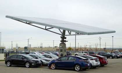 GM's first Tracking Solar Tree by Envision Solar. Image courtesy of GM.