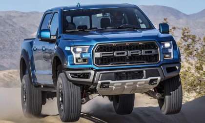 Ford F150 Raptor Doing Serious Off-Roading