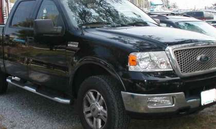 Image of Ford F-150 similar to pickups whose bed latches fly open