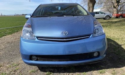 2008 Blue Toyota Prius With New HID Headlight Assemblies