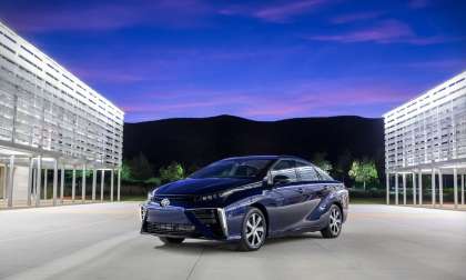 2016_Toyota_Fuel_Cell_Vehicle.jpg