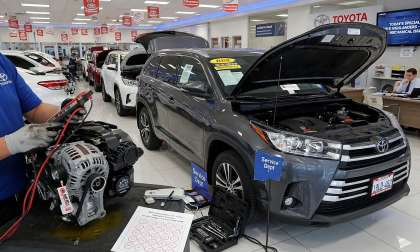 2019 Toyota Highlander at a Dealership's Service Center