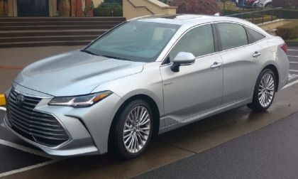 2019_Toyota_Avalon_Hybrid_Limited