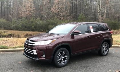 2019 Toyota Highlander LE Ooh La La Rouge profile and front end