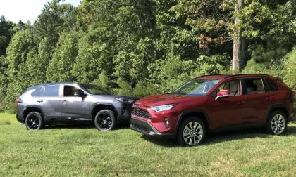 2019 Toyota RAV4 XSE Hybrid magnetic gray 2019 Toyota RAV4 XLE Premium Ruby Flare Pearl