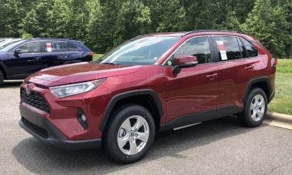 2019 Toyota RAV4 XLE in Ruby Flare Pearl