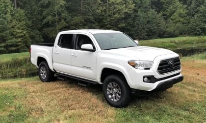 2019 Toyota Tacoma SR5 Double Cab in Super White front view