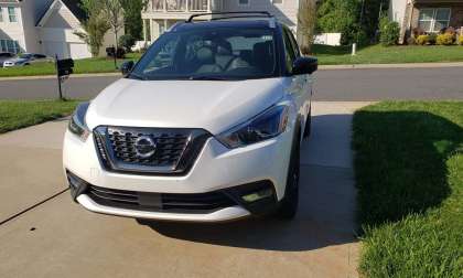 2020 Nissan Kicks white color and front view
