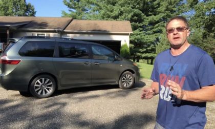 2020 Toyota Sienna XLE AWD Cypress Pearl color profile view