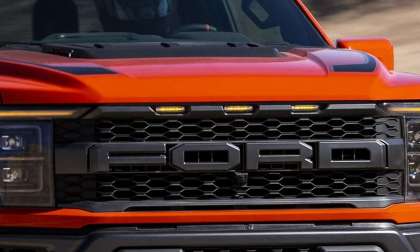 Ford Puts V-8 Power Under The Hood of the Raptor R