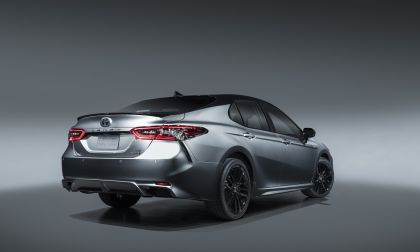 2021 Toyota Camry XSE Hybrid Celestial Silver Metallic back end profile view rear end