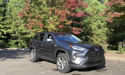 2021 Toyota RAV4 XLE Premium Hybrid Magnetic Gray Metallic Front end profile
