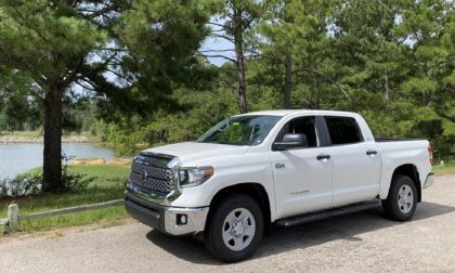 2021 Toyota Tundra CrewMax Super White profile view front end