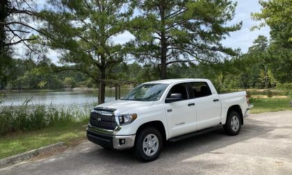 2021 Toyota Tundra SR5 CrewMax Super White profile view front end