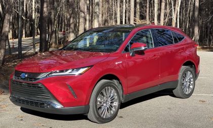 2021 Toyota Venza Limited Ruby Flare Pearl profile view front end