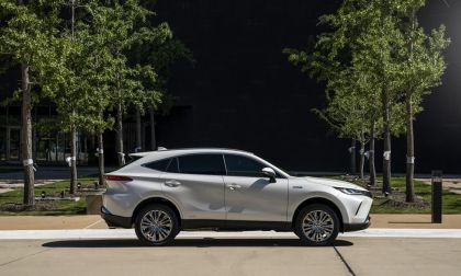 2021 Toyota Venza XLE profile view