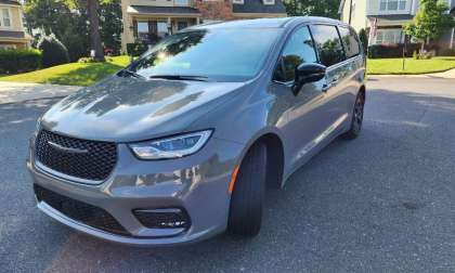 2023 Chrysler Pacifica Hybrid Limited S Appearance Review