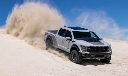 Ford Ranger Raptor Blasting through desert