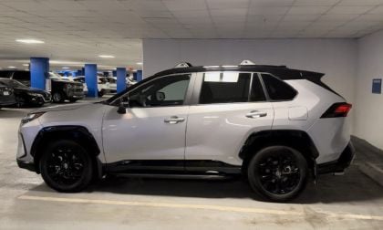2023 Toyota RAV4 Hybrid XSE Silver Sky Metallic profile view