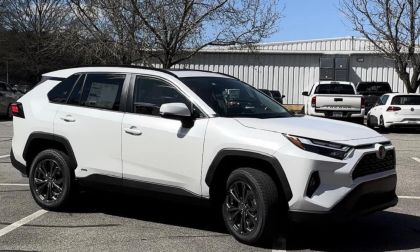 2023 Toyota RAV4 Wind Chill Pearl