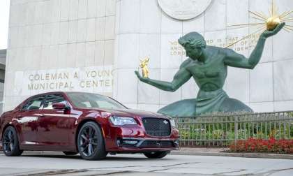 2023 Chrysler 300 C Kicks Off the Detroit Auto Show