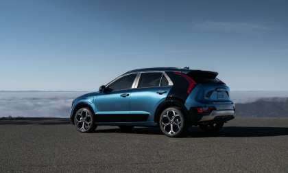 2023 Niro PHEV in blue and black