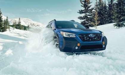 2023 Subaru Outback, 2023 Subaru Forester snow