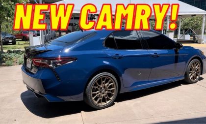 2023 Toyota Camry Hybrid SE Nightshade back end profile