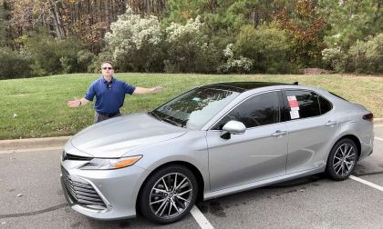 2023 Toyota Camry XLE V6 Celestial Silver front end profile