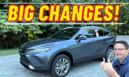 2023 Toyota Venza XLE Coastal Gray front end profile view