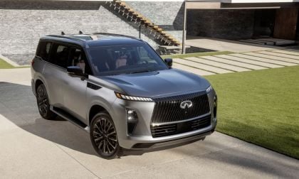 2025 Infiniti QX80 front 3/4 overhead view