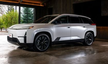 2027 Toyota Highlander in white strikes a classic pose