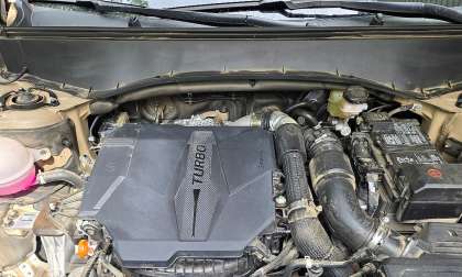 The turbocharged, four-cylinder engine of a kia Telluride
