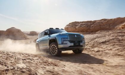 BYD  Yangwang U8 - Tesla Cybertruck Rival that floats on water