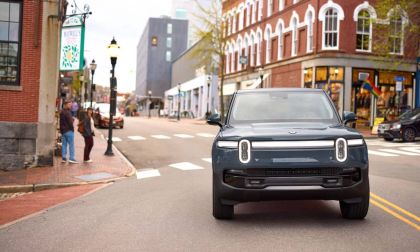 Blue Rivian R1s