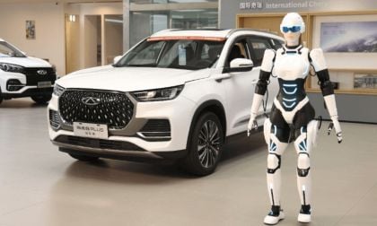 Chery's Sales Robot In A Chery Dealership