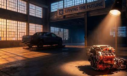 GM is making a strategic shift and betting on the hybrid trucks over EV