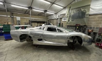Jaguar XJ220 reimagined with a V-12