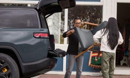 We Are Switching from Tesla to Rivian and Seeking Advice on the R1S Experience Tech Differences Comfort and Whether to Wait for the 2026 Model