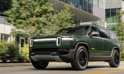 Rivian R1S Nightmare: Charging Mishap Triggers Total Malfunction, Leaving Dog Trapped