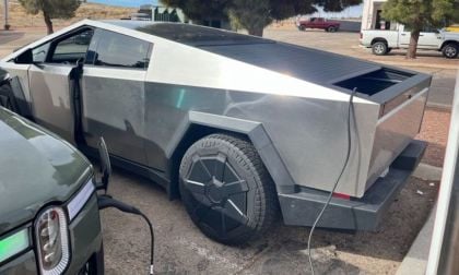 Tesla Cybertruck, Rivian R1S