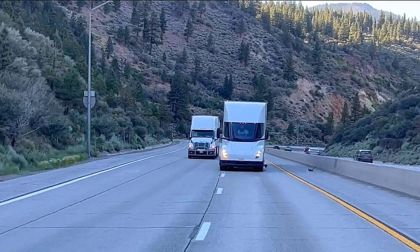 Tesla Semi overtakes diesel semi truck