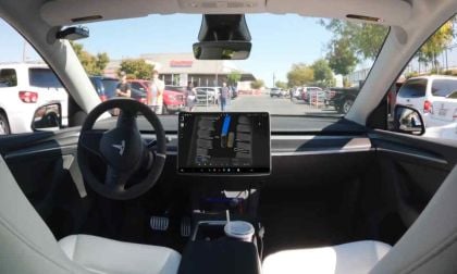 You Can Hear The Comments Of People Pass By A Driverless Tesla Being Smart Summoned In A Costco Parking Lot